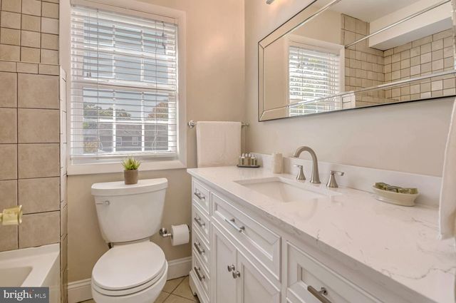 8112 EASTERN AVE NW, Washington, DC 20012