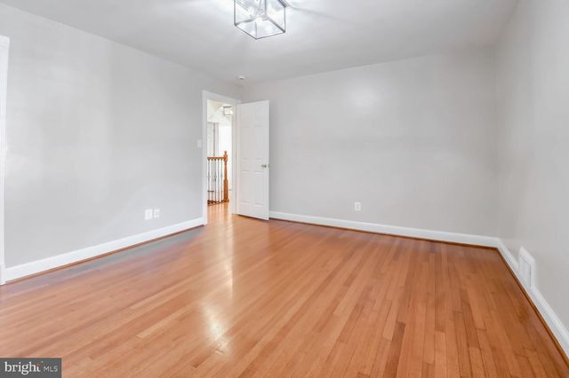 8112 EASTERN AVE NW, Washington, DC 20012