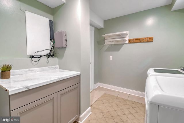 8112 EASTERN AVE NW, Washington, DC 20012