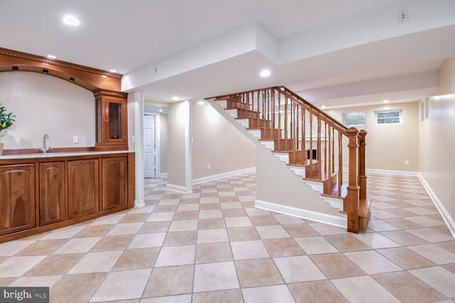8112 EASTERN AVE NW, Washington, DC 20012