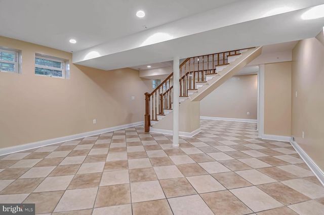 8112 EASTERN AVE NW, Washington, DC 20012