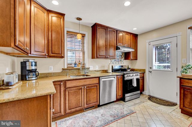8112 EASTERN AVE NW, Washington, DC 20012