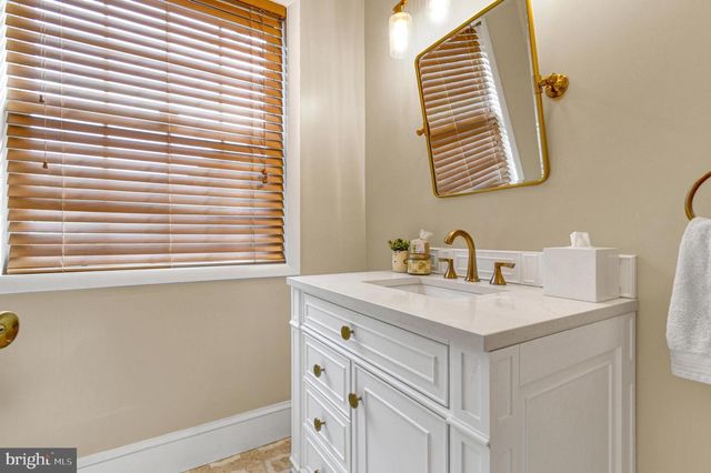 8112 EASTERN AVE NW, Washington, DC 20012