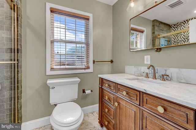 8112 EASTERN AVE NW, Washington, DC 20012