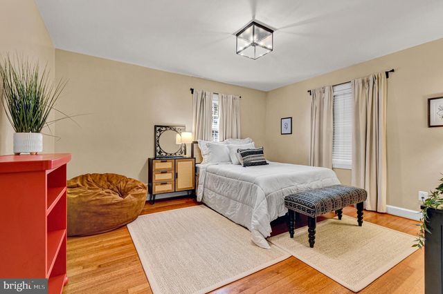 8112 EASTERN AVE NW, Washington, DC 20012