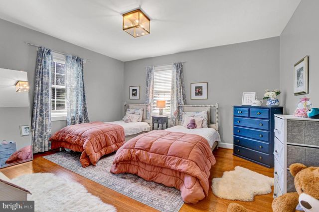 8112 EASTERN AVE NW, Washington, DC 20012