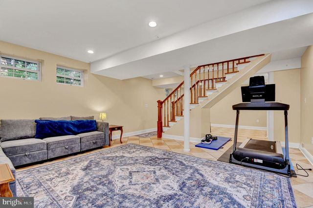 8112 EASTERN AVE NW, Washington, DC 20012