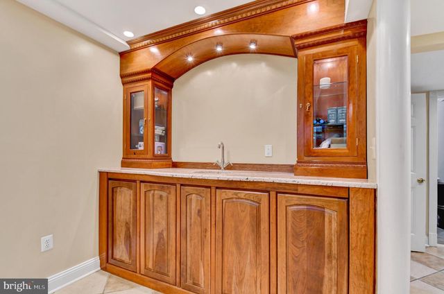 8112 EASTERN AVE NW, Washington, DC 20012
