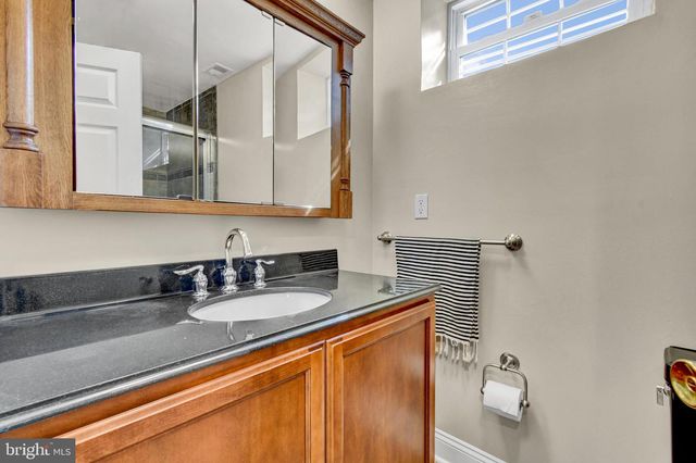 8112 EASTERN AVE NW, Washington, DC 20012