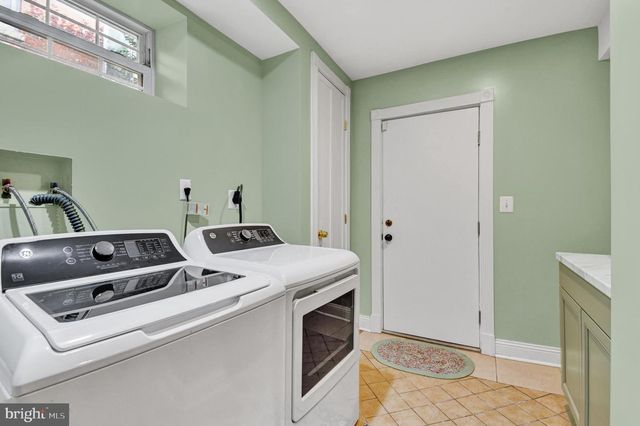 8112 EASTERN AVE NW, Washington, DC 20012