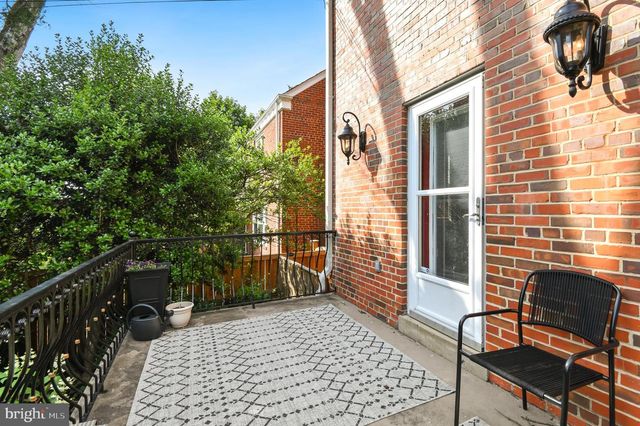 8112 EASTERN AVE NW, Washington, DC 20012