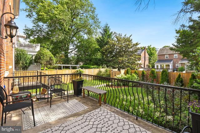 8112 EASTERN AVE NW, Washington, DC 20012