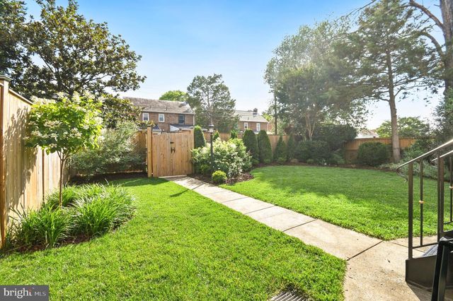 8112 EASTERN AVE NW, Washington, DC 20012
