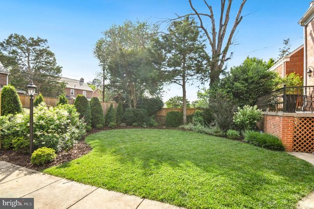 8112 EASTERN AVE NW, Washington, DC 20012