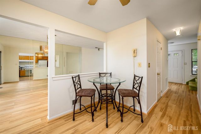 1004 Timber Oaks Road 4, Edison, NJ 08820