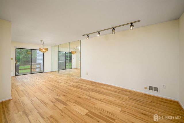 1004 Timber Oaks Road 4, Edison, NJ 08820