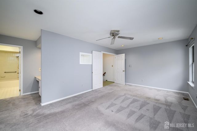1004 Timber Oaks Road 4, Edison, NJ 08820