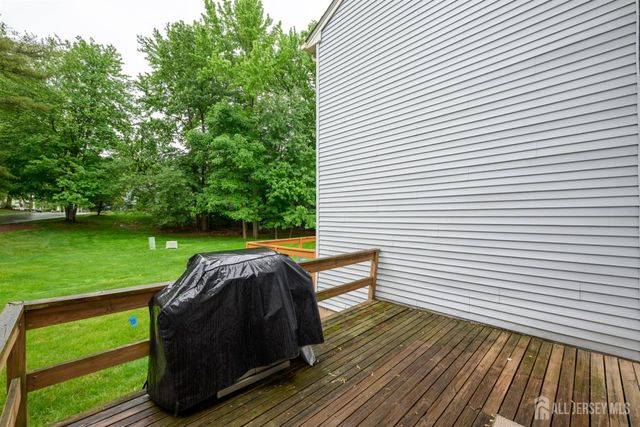 1004 Timber Oaks Road 4, Edison, NJ 08820