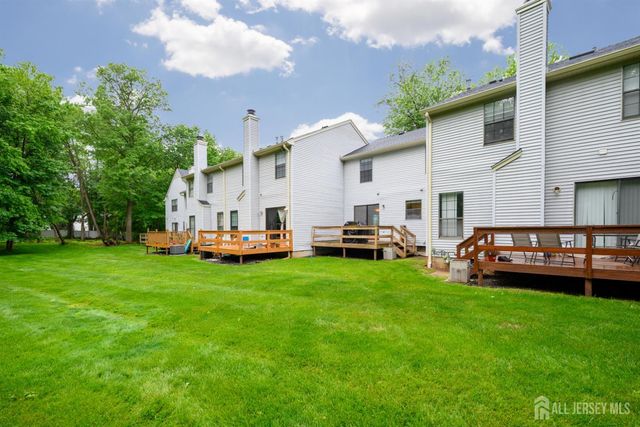 1004 Timber Oaks Road 4, Edison, NJ 08820