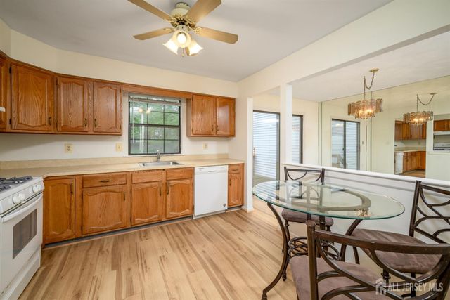 1004 Timber Oaks Road 4, Edison, NJ 08820
