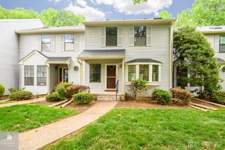 1004 Timber Oaks Road 4, Edison, NJ 08820