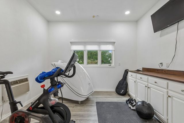 4127 Manorview Lane, Dallas, TX 75228