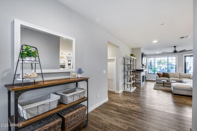 8425 W LOUISE Court, Peoria, AZ 85383