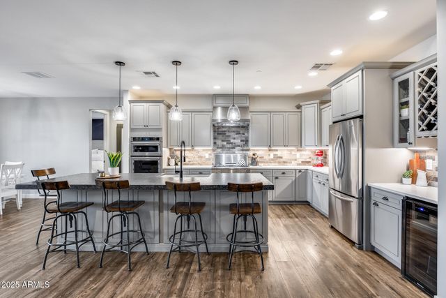 8425 W LOUISE Court, Peoria, AZ 85383