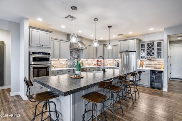 8425 W LOUISE Court, Peoria, AZ 85383