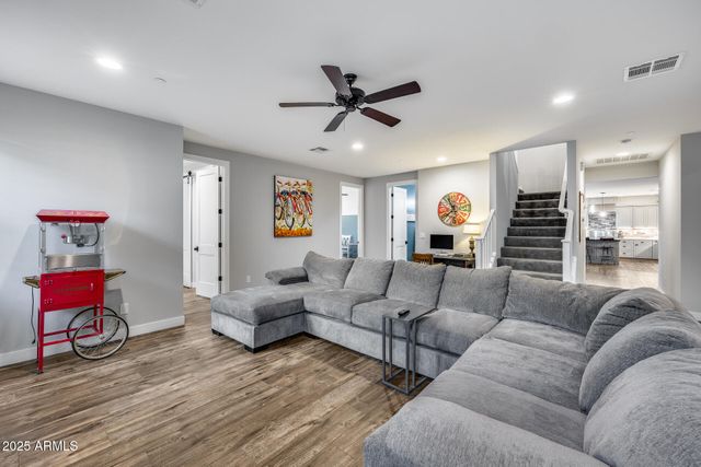 8425 W LOUISE Court, Peoria, AZ 85383