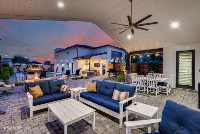 8425 W LOUISE Court, Peoria, AZ 85383