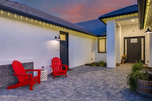 8425 W LOUISE Court, Peoria, AZ 85383