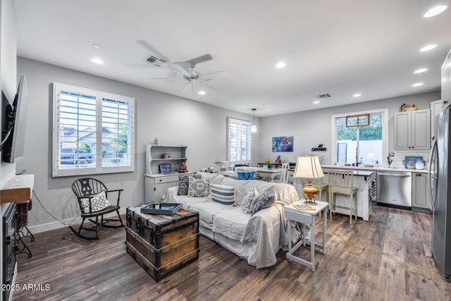 8425 W LOUISE Court, Peoria, AZ 85383