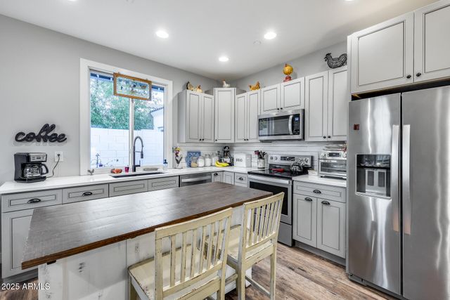 8425 W LOUISE Court, Peoria, AZ 85383