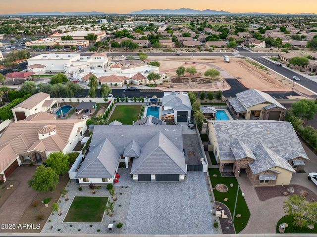 8425 W LOUISE Court, Peoria, AZ 85383