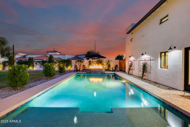 8425 W LOUISE Court, Peoria, AZ 85383