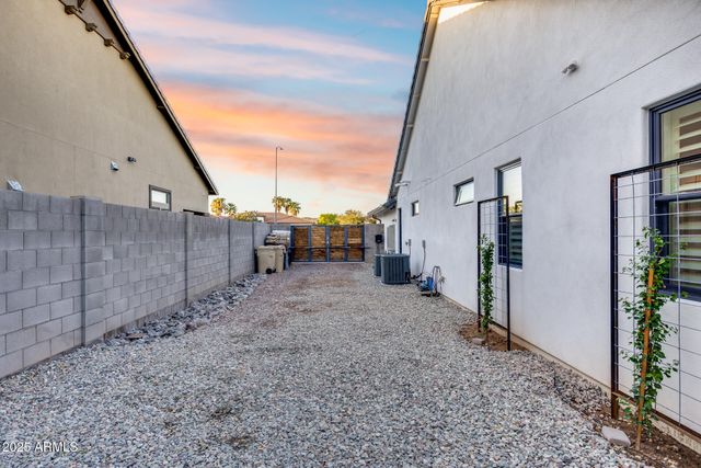 8425 W LOUISE Court, Peoria, AZ 85383