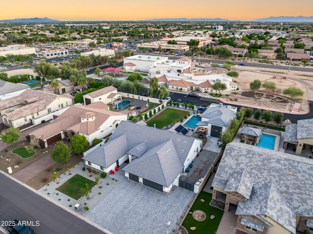 8425 W LOUISE Court, Peoria, AZ 85383