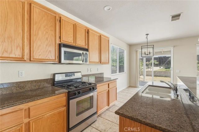 14373 Silent Spring, Hesperia, CA 92344