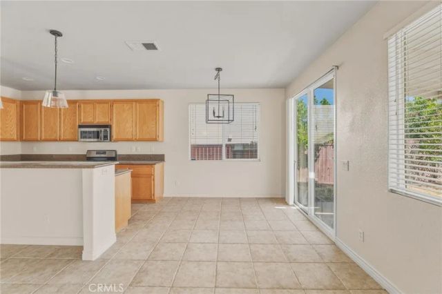 14373 Silent Spring, Hesperia, CA 92344
