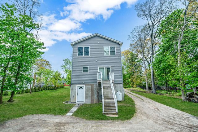 187 Hallock Street, Riverhead, NY 11901
