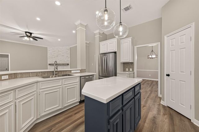 1527 Lake Pauline Court, Richmond, TX 77406