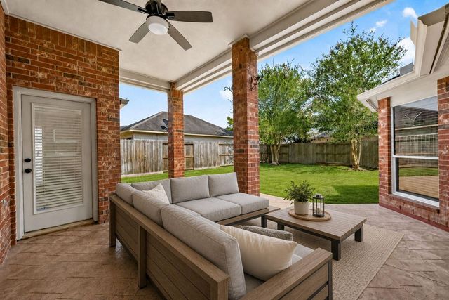 1527 Lake Pauline Court, Richmond, TX 77406