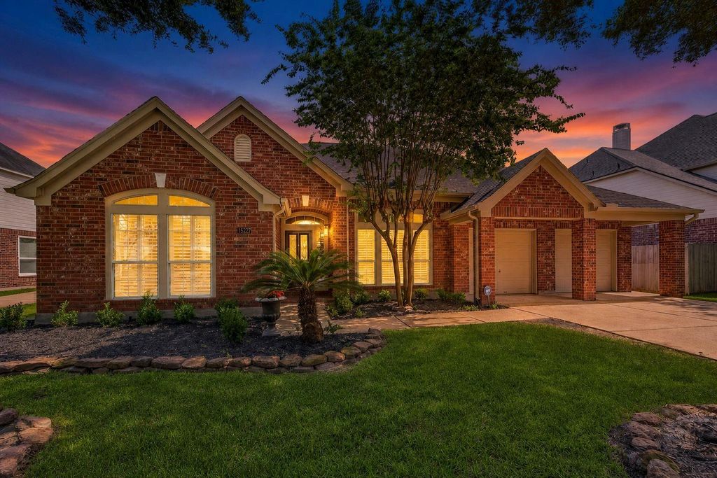 1527 Lake Pauline Court, Richmond, TX 77406