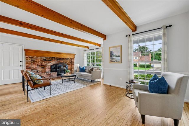 11812 FARMLAND DR, North Bethesda, MD 20852