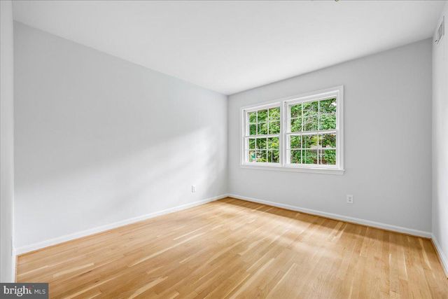 11812 FARMLAND DR, North Bethesda, MD 20852