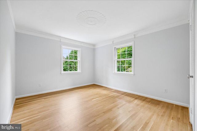 11812 FARMLAND DR, North Bethesda, MD 20852