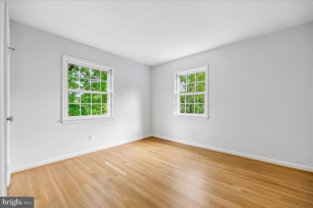 11812 FARMLAND DR, North Bethesda, MD 20852