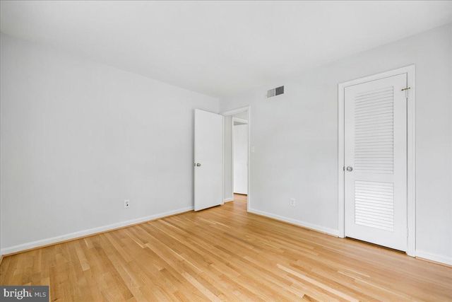 11812 FARMLAND DR, North Bethesda, MD 20852