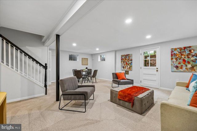 11812 FARMLAND DR, North Bethesda, MD 20852